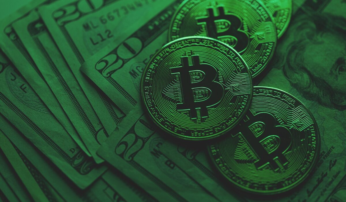 Notables ganancias en las criptomonedas: el bitcoin reconquista los 17.000 dólares