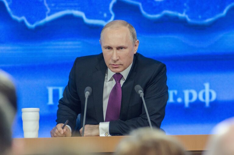 Putin recoge el guante de Biden y "está abierto" a una solución diplomática