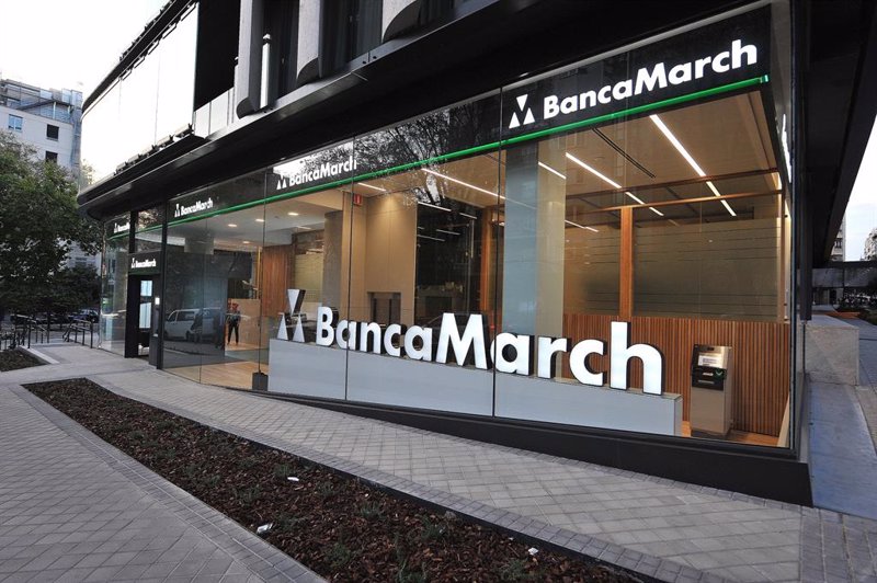 Banca March agita la guerra por el ahorro y lanza un depósito con un interés fijo del 2,12%