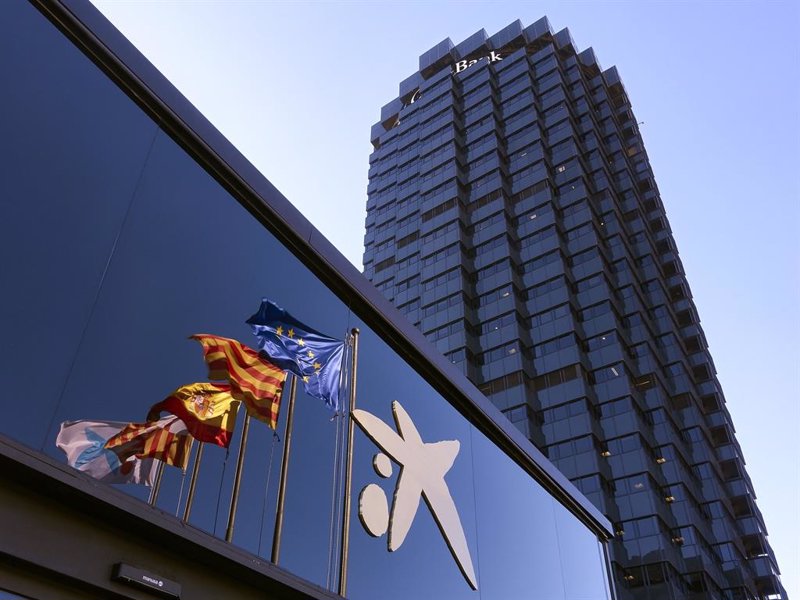 CaixaBank gana 3.145 millones, un 39,8% menos por el impacto de Bankia en 2021