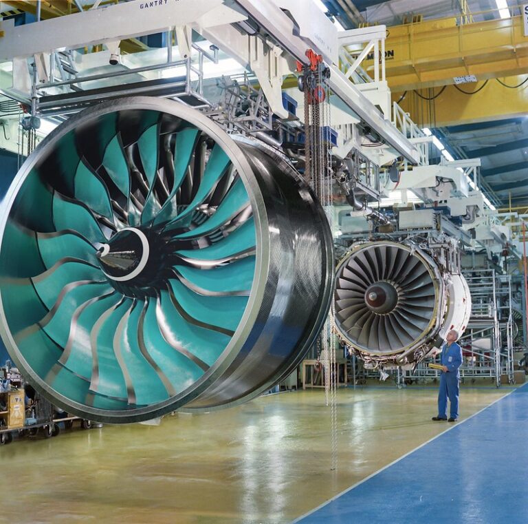 Rolls-Royce se dispara pese a unas pérdidas netas de 1.194 millones de libras en 2022