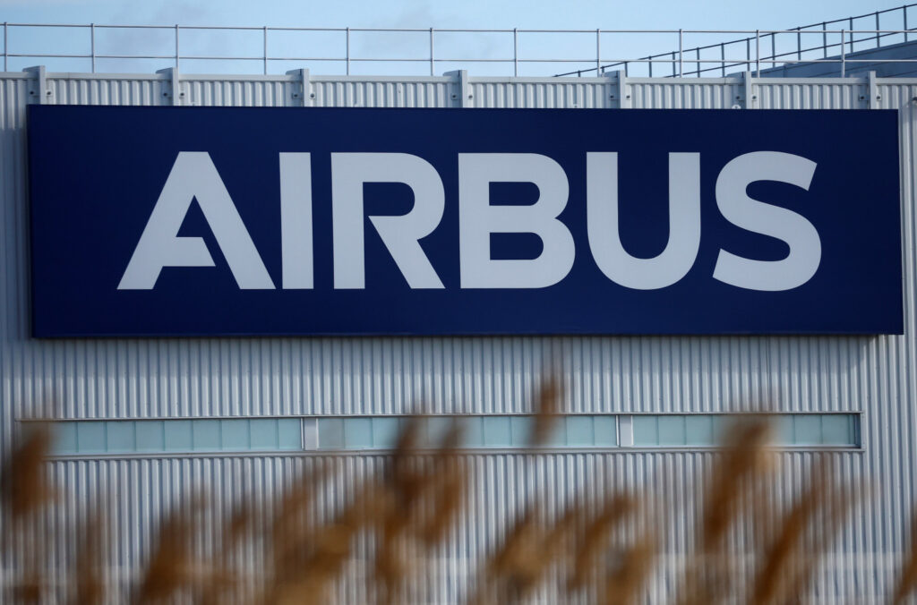 une uzine d airbus pres de saint nazaire france