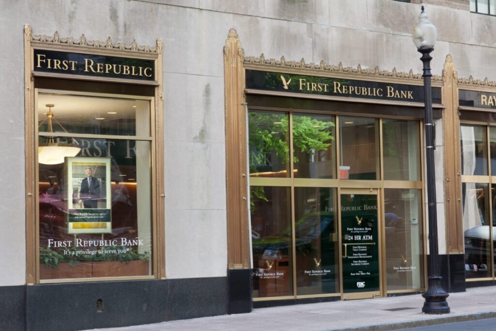 Pánico en el sector bancario: First Republic Bank se desploma un 75%