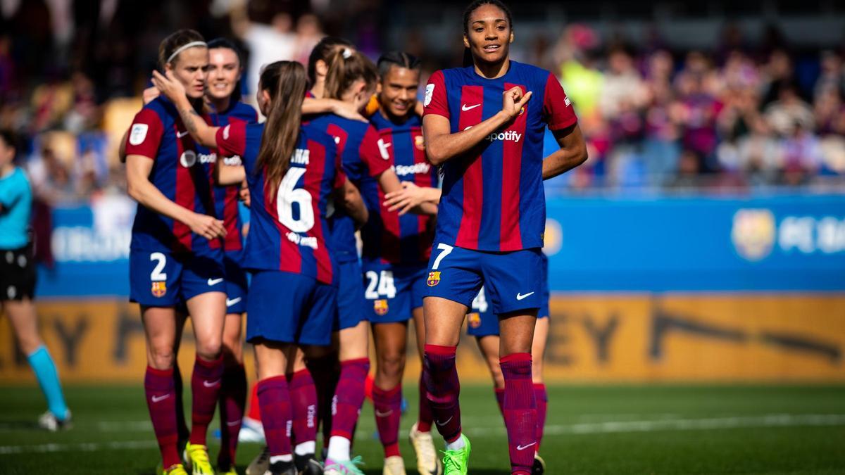 Salma Paralluelo celebrando su diana contra el Atlético de Madrid
