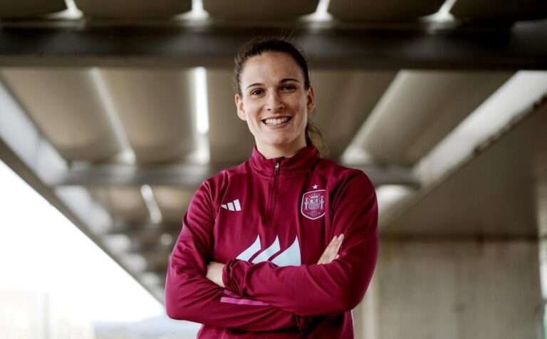 Laia Codina: "Somos campeonas del mundo, que se note por favor"