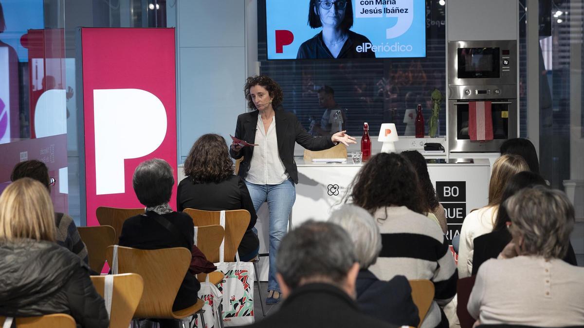 Maria Jesús Ibañez con los lectores