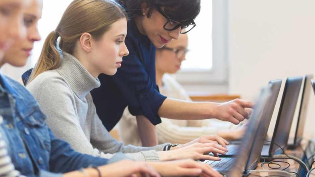 Las carreras STEM (Ciencias, tecnología, ingeniería y matemáticas) presentan, todavía, sesgos de género.