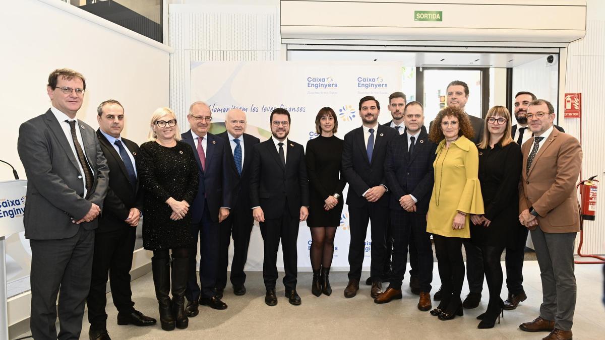 Aragonès en la inauguración de la reforma de la oficina de Caixa Enginyers en Via Laietana