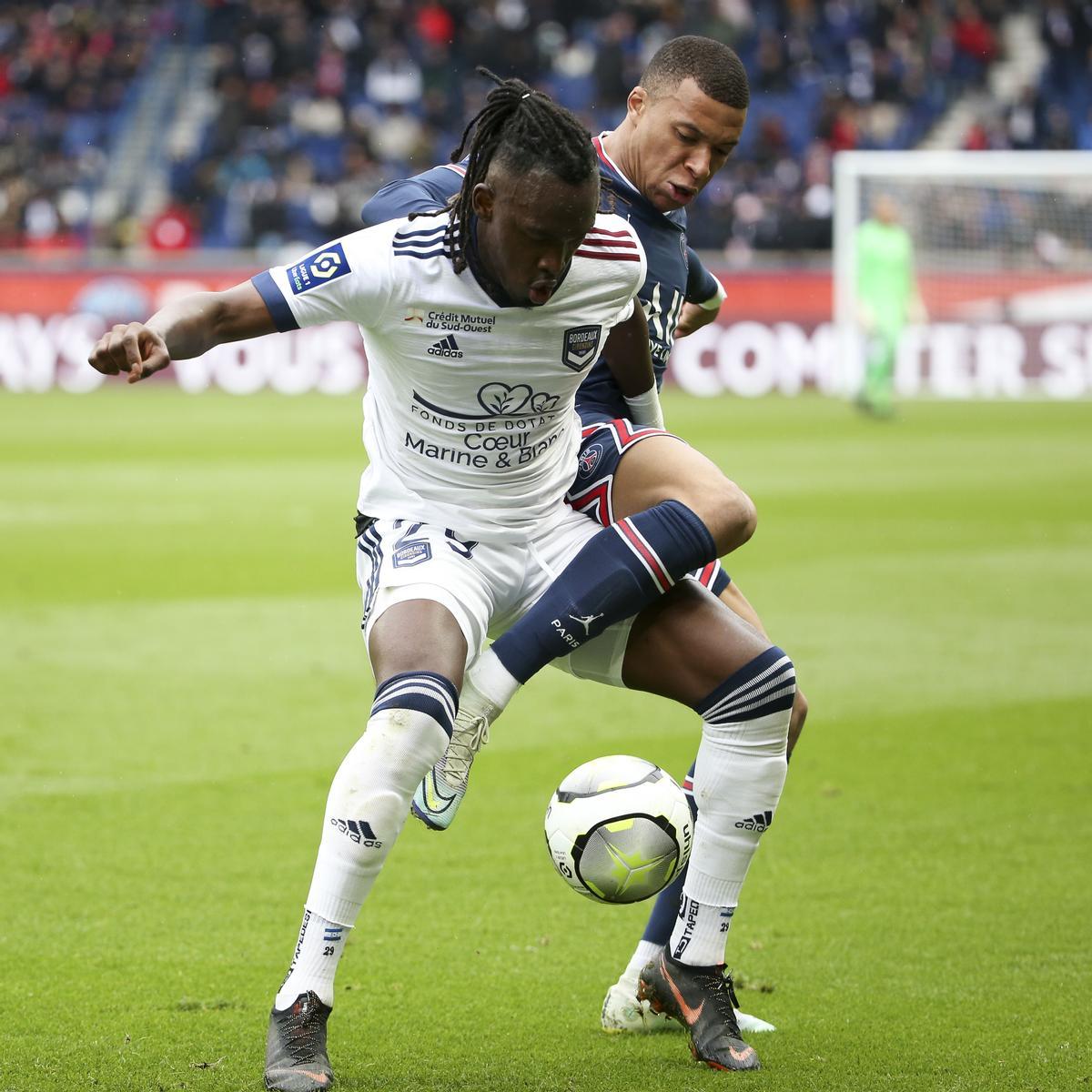 El jugador del Girondins de Burdeos Alberth Elis, en coma inducido tras sufrir un traumatismo craneoencefálico