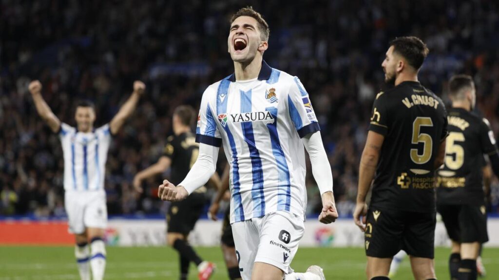 La Real recupera la sonrisa en casa.