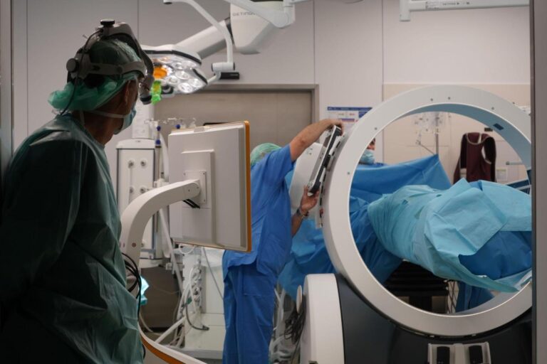 Vall d'Hebron opera lesiones medulares los 365 días del año: "El 33% de estos accidentes son en fin de semana"
