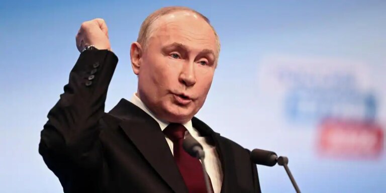 Putin agita el fantasma de la Tercera Guerra Mundial al ser preguntado por el posible envío de tropas planteado por Macron
