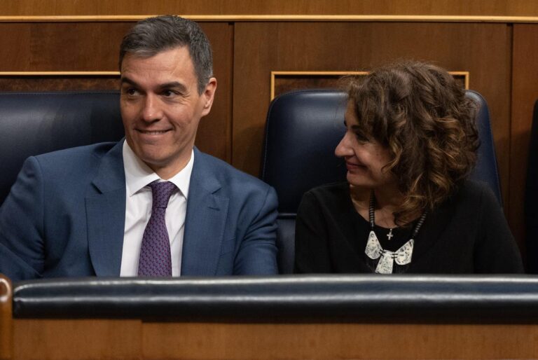 El PSOE aprovecha el decreto anticrisis para actualizar las entregas a cuenta a autonomías y ayuntamientos