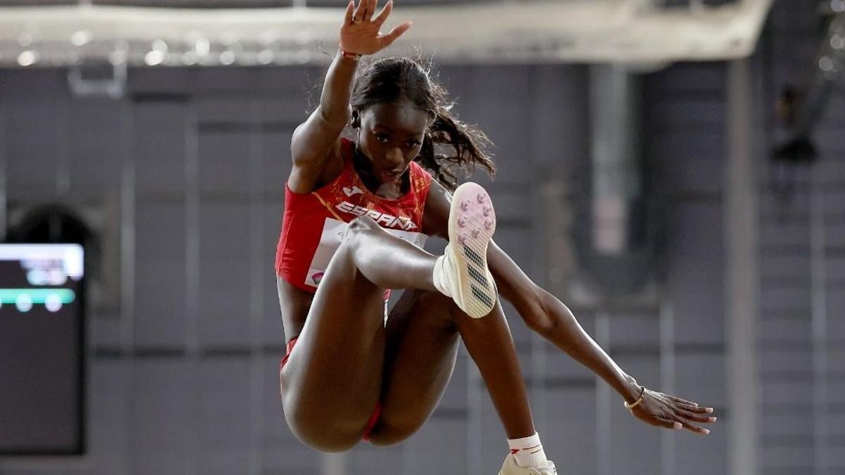 Fátima Diame, bronce en longitud en Glasgow.