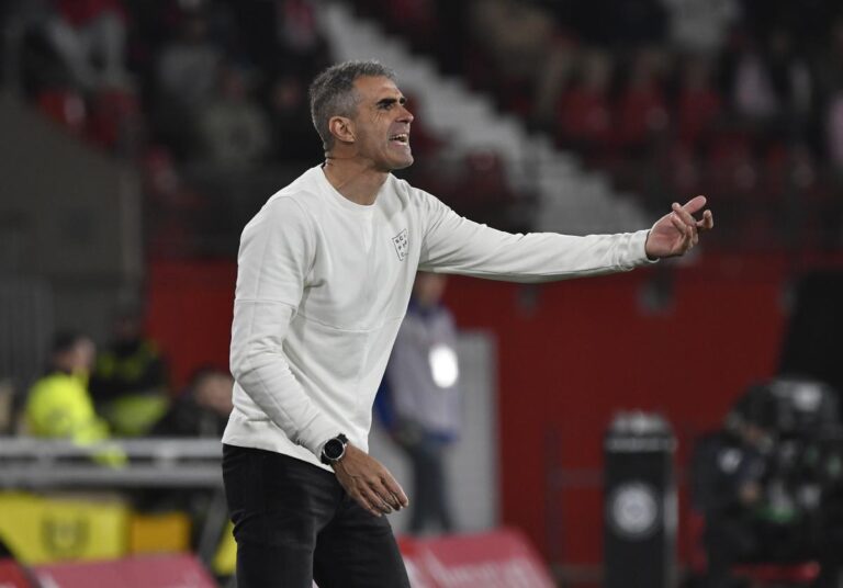 El Almería despide a Garitano y ficha a Pepe Mel