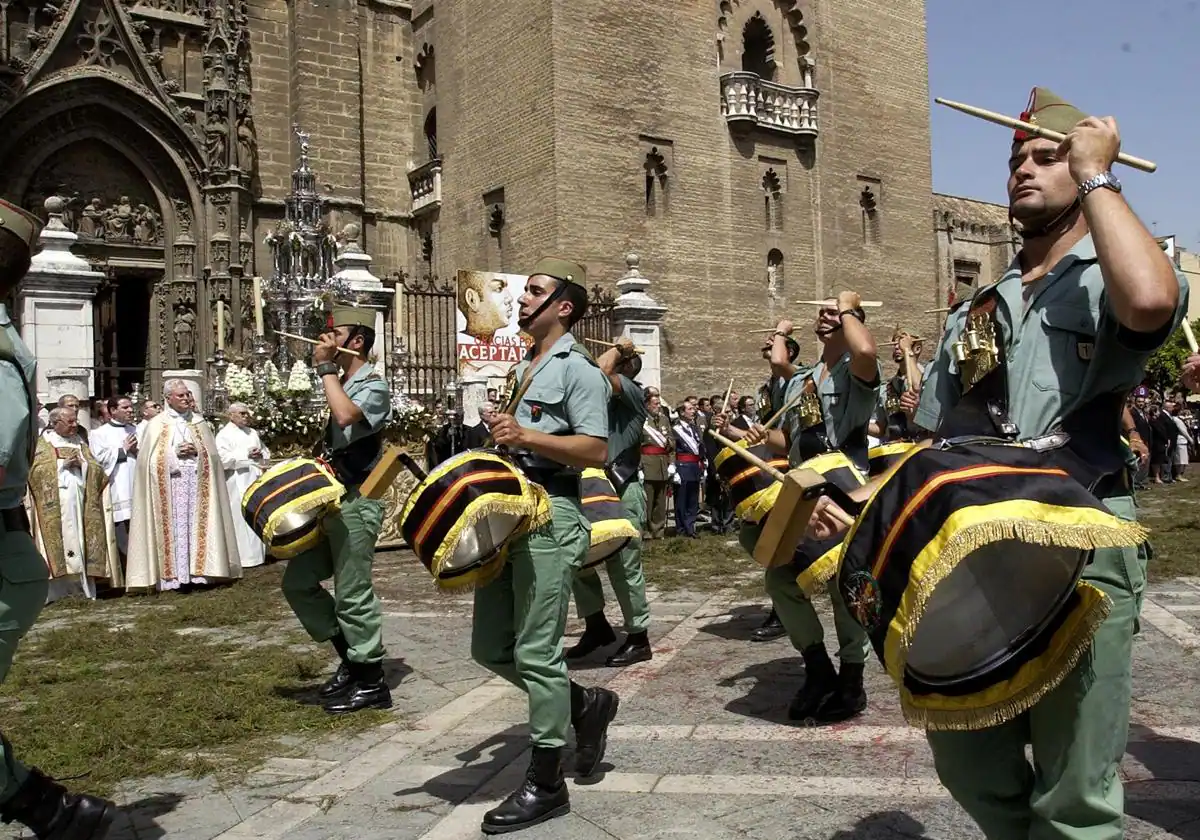 la historia del himno de la Legión española que nació en un cabaret