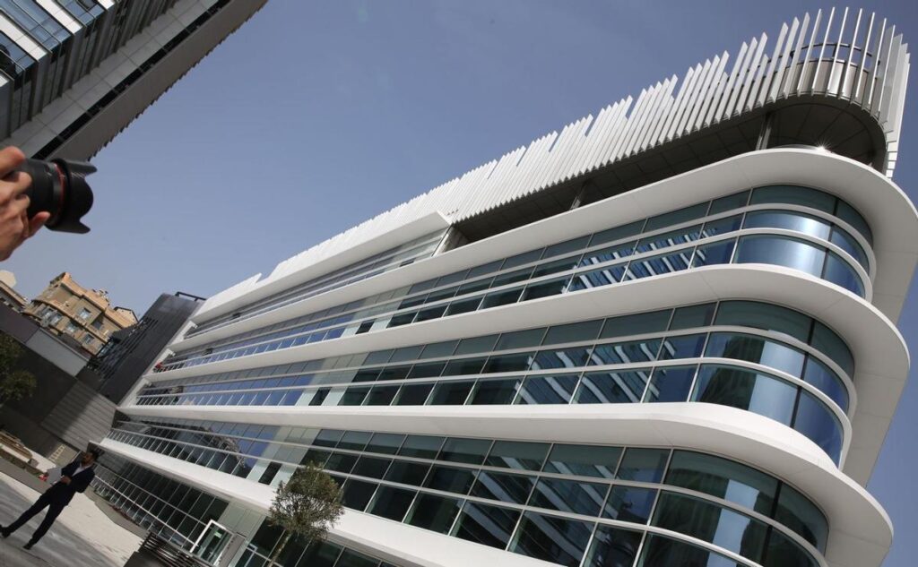 Oficines a l’antic Corte Inglés de Francesc Macià