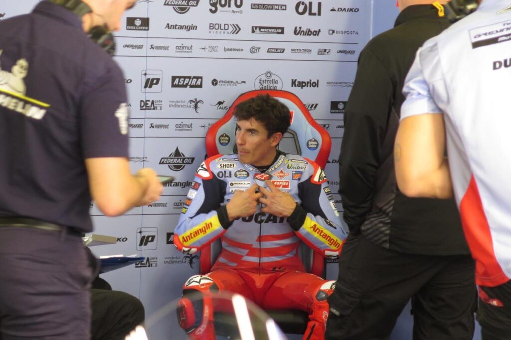 Marc Márquez empieza a enseñar las uñas en Portimao