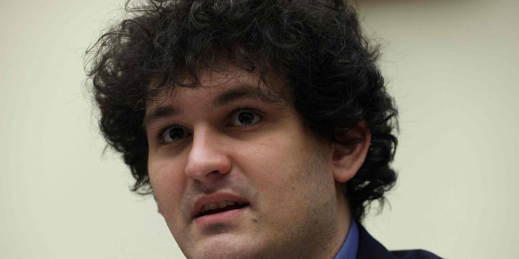 Quién es Sam Bankman-Fried, el rey de las criptomonedas condenado a 25 años de cárcel