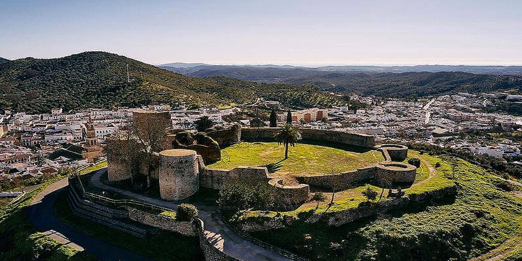 Misterios y fenómenos paranormales en el antiguo castillo de Constantina