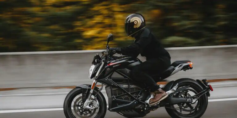 Nueva Zero SR, motocicleta eléctrica para el permiso A2