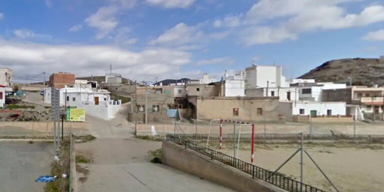El padre que ha matado a sus hijas en Almería había agredido a su mujer estando embarazada