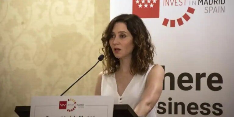 Ayuso carga contra Sánchez desde Chile: «Le conviene la tensión»