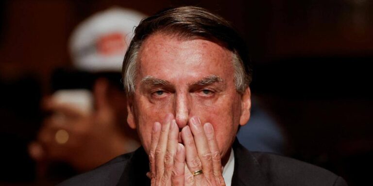 La Justicia brasileña imputa al hijo menor de Bolsonaro por blanqueo de capitales y falsedad documental