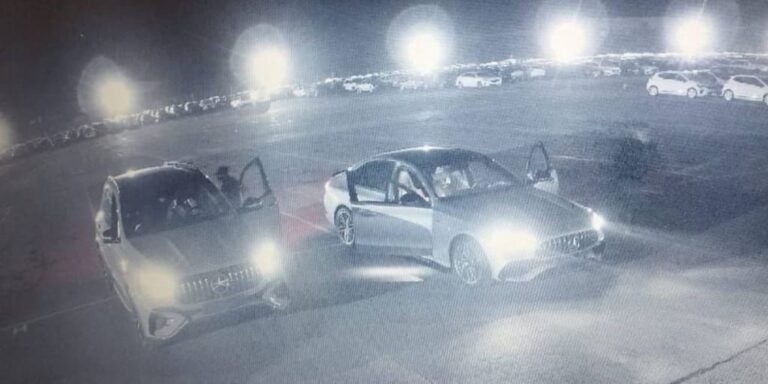 Roban tres coches de gama alta de la campa de un concesionario de Loeches