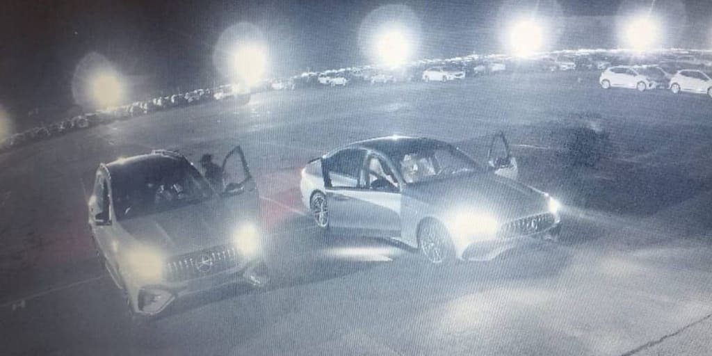 Roban tres coches de gama alta de la campa de un concesionario de Loeches