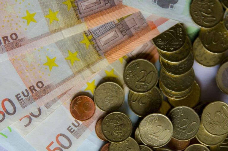 El Tesoro coloca algo más de 6.000 millones en la subasta de bonos y eleva la rentabilidad a tres años