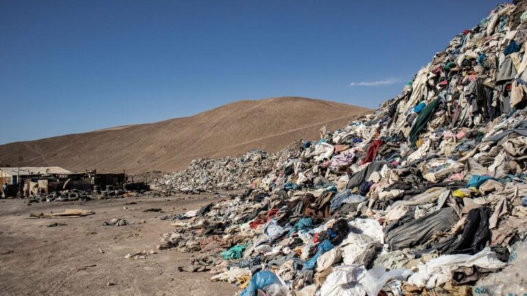 Nuevas medidas para terminar con el derroche de ropa y alimentos