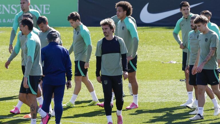 Los jugadores del Atlético de Madrid, durante el entrenamiento previo al partido frente al Inter.