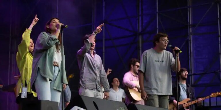 Hakuna, el grupo católico de moda: «Nuestra música, seas creyente o no, te dice algo»