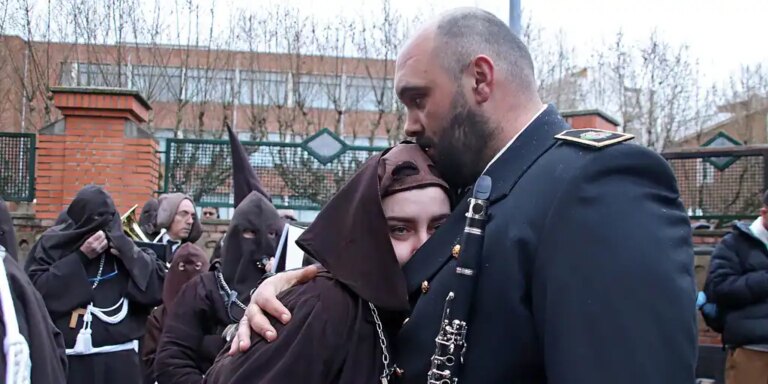 El tiempo invernal frusta las primeras procesiones de la Semana Santa