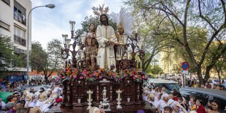 Itinerarios y horarios del Viernes de Dolores de la Semana Santa de Sevilla 2024