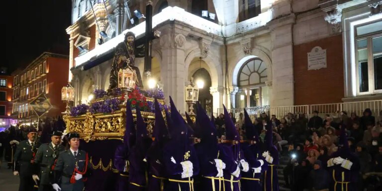 Las procesiones de Castilla y León luchan contra los elementos