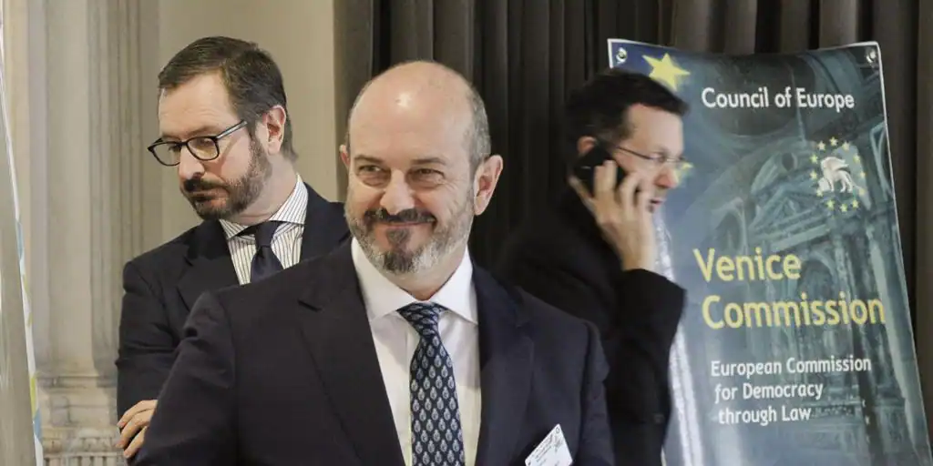 La Comisión de Venecia reitera su recomendación de enmendar la Constitución para regular la amnistía