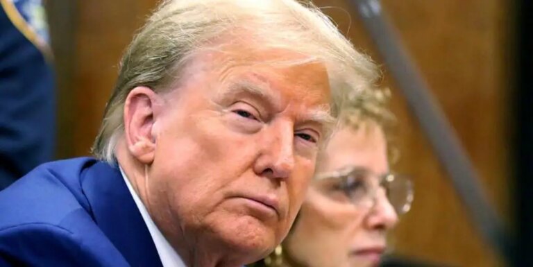 Trump logra el aplazamiento del juicio por el caso de soborno a Stormy Daniels al próximo 15 de abril