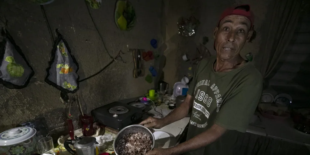Cuba demanda «corriente y comida» a ritmo de conga