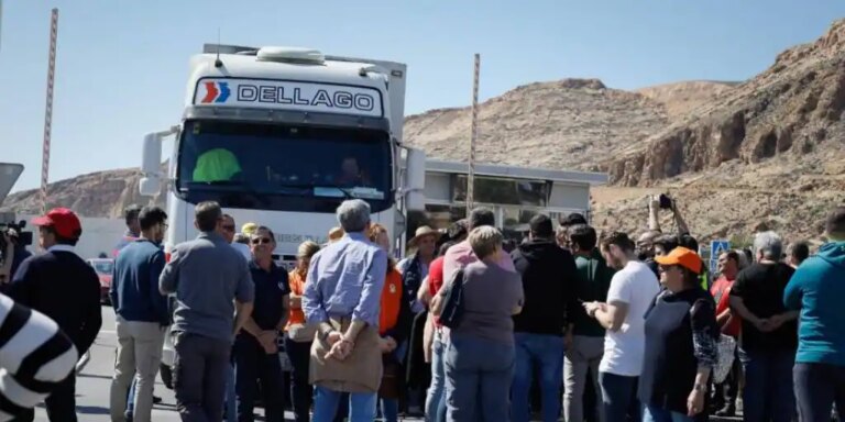 El campo andaluz continúa por séptima semana las protestas en Huelva, Sevilla y Granada