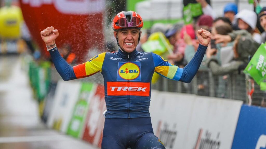 Juanpe López, en la victoria de la tercera etapa del Tour de los Apes