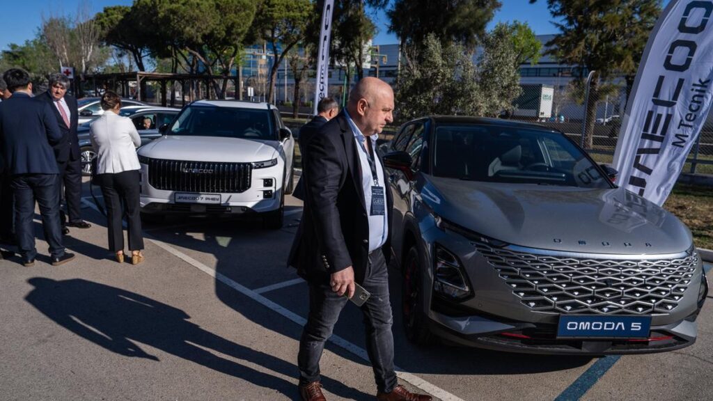 El Ministro de Industria y Turismo Jordi Hereu, en el acto oficial de la llega de Chery.
