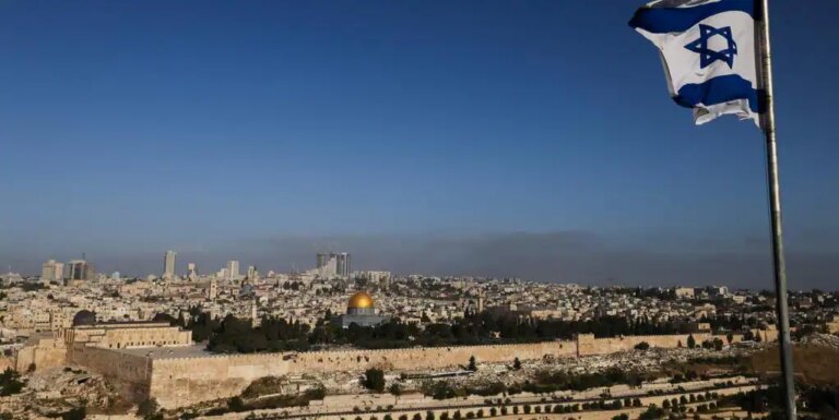 Israel responde al último ataque de Irán, según medios estadounidenses