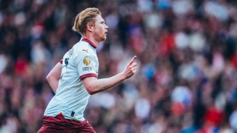 De Bruyne festeja uno de sus dos goles al Crystal Palace