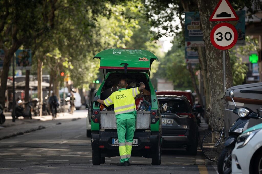 El empleo aumenta en 32.548 personas en Catalunya y el paro baja en 1.984 desempleados