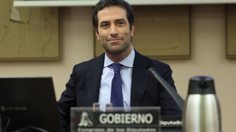 El ministro de Economía, Carlos Cuerpo, en la Comisión  Mixta para la Unión Europea