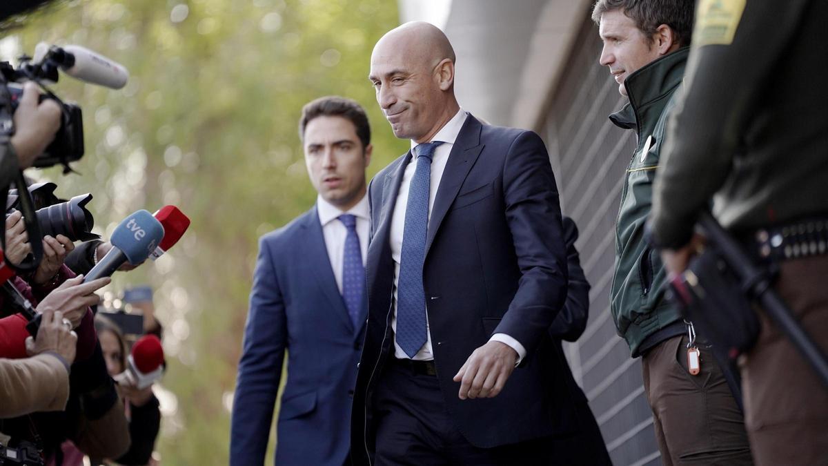 Luis Rubiales entra al juzgado para prestar declaración