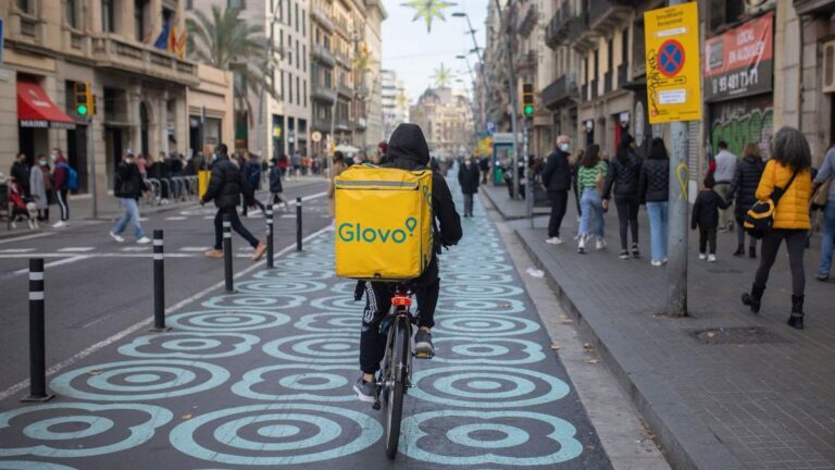 Un repartidor de Glovo en una imagen de archivo