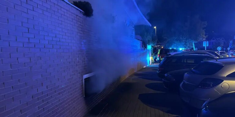 Tres intoxicados y 75 viviendas desalojadas por un incendio en un garaje de San Sebastián de los Reyes